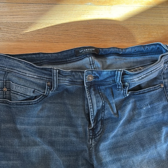 Liverpool Los Angeles jeans, barely worn, size 28/32, tapered leg. - Picture 5 of 6
